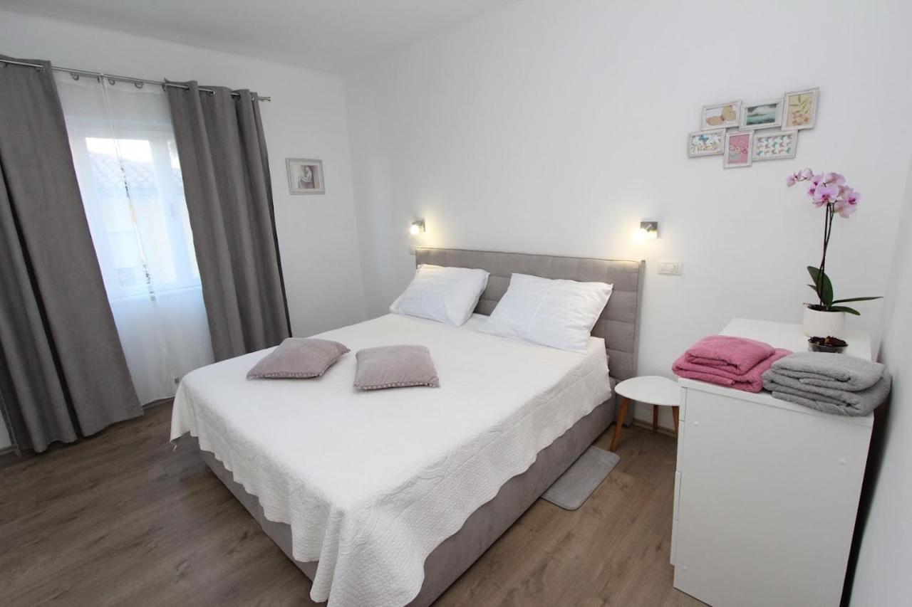 Kika Apartment Rovinj Exterior photo